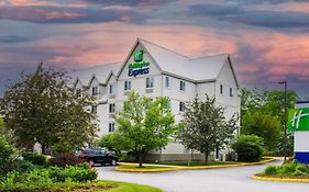 Holiday Inn Express & Suites Lincoln East - White Mountains