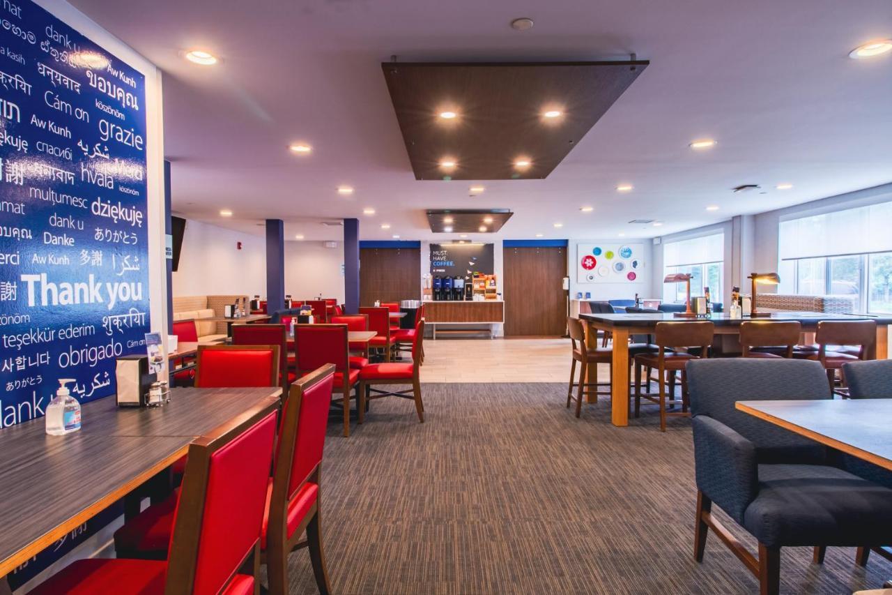 Holiday Inn Express & Suites - Lincoln East - White Mountains By Ihg Exterior photo