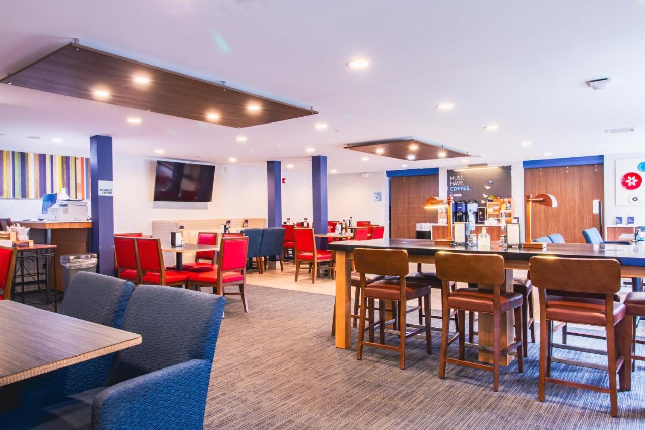 Holiday Inn Express & Suites - Lincoln East - White Mountains By Ihg Exterior photo